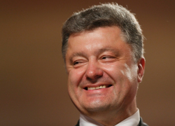 Порошенко показал одесситам катера, которые продал своему флоту, и пообещал вернуть Севастополь