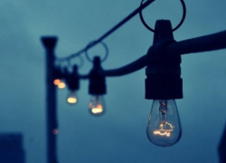 Никакого декоративного освещения, эскалаторов и лифтов: комплекс мер по сокращению электроэнергии