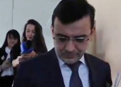 Габурич не спешит приостанавливать деятельность на посту министра для участия в выборах