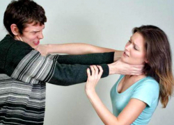 Разъяренная ревнивица напала с ножом на бывшего мужа и его любовницу в Приднестровье