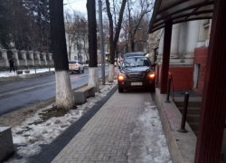 Замолит ли батюшка грех неправильного паркования - случай в Кишиневе