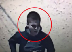 Сорвавший с женщины на Ботанике золотую цепочку бандит попал на видео 