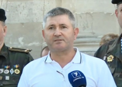 Запомните это лицо: СМИ пишут, что он призывает к насилию над полицейскими