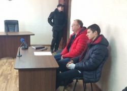 Влиятельные приемные родители цинично спасают от наказания школьника, который вырезал семью с маленьким ребенком 