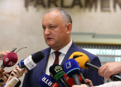 Незаконный указ: президент Игорь Додон аннулировал решение Павла Филипа о роспуске парламента