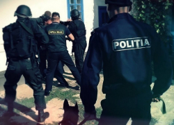 Полицейские из Кишинева продали огромную партию наркотиков своим коварным коллегам