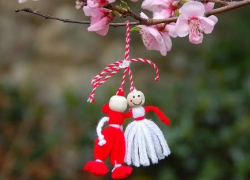 Майя Санду поздравила граждан с Мэрцишором и отметила 88-летие Еуджена Доги