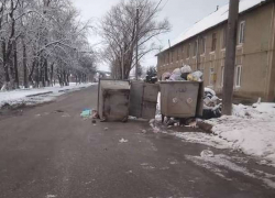 Хулиганы перевернули мусорный бак в Бельцах