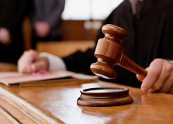 Мужчина годами сексуально издевался над падчерицей, но его не посадили