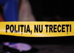 8-летний ребенок погиб, выстрелив в себя отцовским пистолетом