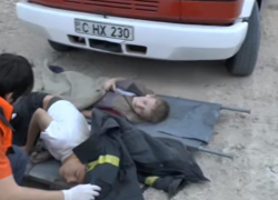 Опубликовано видео спасения детей, упавших в карьер Гидигич