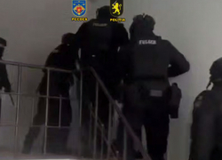 Оборот афер на 2 млн долларов: В Кишиневе накрыли очередных скамеров