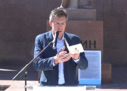 Спасаясь от забвения, Киртоакэ пришел к Ленину