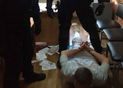 За уничтожение улик из уголовного дела был задержан сотрудник полиции 