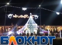 Свершилось! В Кишиневе зажглись огни на новогодней елке 
