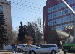 «Машины чокнулись как яйца»: тройное ДТП на пустых улицах Кишинева удивило людей