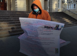 Третий день житель Кагула протестует перед зданием МВД в ожидании, когда его примет Анна Ревенко 