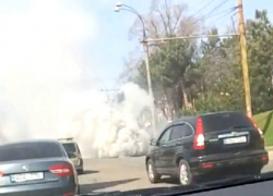 Горящий автомобиль на кишиневском проспекте попал на видео