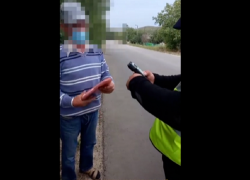 В Кагульском районе пьяный водитель развозил людей на микроавтобусе, но нарвался на полицию