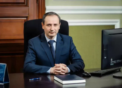 Ректор Технического университета призывает учиться дома, но его дочь поступила в ВУЗ в Чикаго