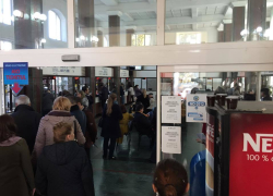 Почта и банки не справляются с наплывом клиентов 