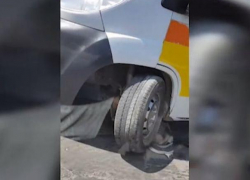 В Молдове из-за "хороших" дорог у машины скорой помощи вырвало колесо, пациент не дождался врачей