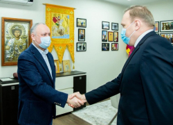 Додон провел рабочую встречу с послом Украины