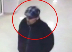 Мужчина в клетчатой кепке совершил преступление в торговом центре в Кишиневе
