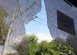 В Кишиневе в рейсовом автобусе с маршрута 23 стекло отвалилось прямо на ходу