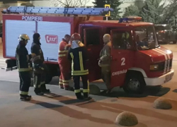 Спасательная операция на Ботанике: женщина угрожала сброситься с крыши жилого дома 