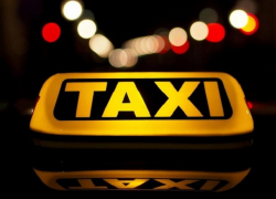 Выдумали долг и шантажировали мужчину - в столице задержаны таксист и администратор компании-такси