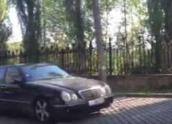 Столичный водитель нашел оригинальный способ объезда пробки