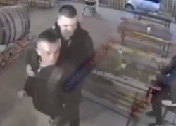 Стрельба в Вулканештах: Неудачливый “пикапер” и избил девушку, которая ему отказала