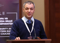 Скандал в Унгенах! Директор гимназии отрицает свое  участие в сборе подписей в поддержку кандидата 