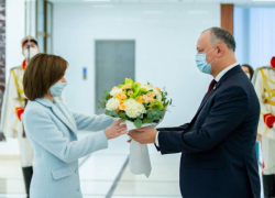 Что Додон пожелал Санду в ее день рождения