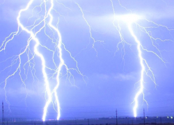 Молния убила тракториста на глазах шокированной жены в молдавском селе