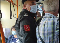 По троллейбусам Кишинева ходят карабинеры и выгоняют тех, кто без масок