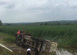 Грузовик потерял управление и насмерть сбил рабочего в траншее 