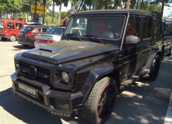 На парковке НАЦ стоит автомобиль стоимостью 500 тысяч евро