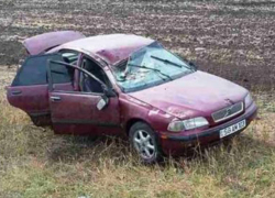 Юная пассажирка и водитель получили травмы в перевернувшемся автомобиле во Флорештском районе 