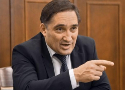 В чем обвиняют Александра Стояногло