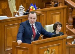 Допускаю, что Слусарь уже взял аванс от миллионеров, - Влад Батрынча