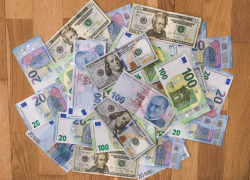 Молдавский лей еще больше обесценился – курсы валют на понедельник 