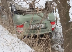 Стажер автошколы вылетел в кювет и опрокинул учебную машину в Хынчештах