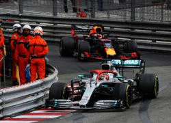 Формула-1: Mercedes победила в самой престижной гонке в мире