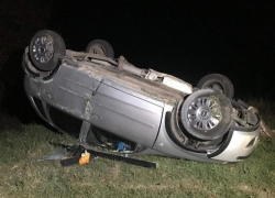 Автомобиль перевернулся в результате аварии под Пересечина