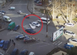 В Кишиневе мужчина едва не попал под колеса, пожертвовав упаковкой стирального порошка