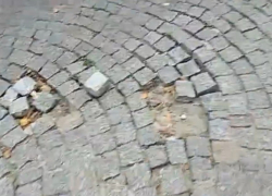 Странно, что нынешняя власть Кишинева не исправляет ошибки прежней власти