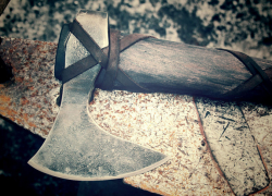 В Сорокском районе пьяная женщина зарубила топором сожителя