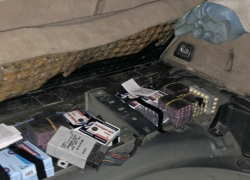 Контрабандист с огромной партией анаболиков из Польши попытался подкупить таможенника в Леушенах